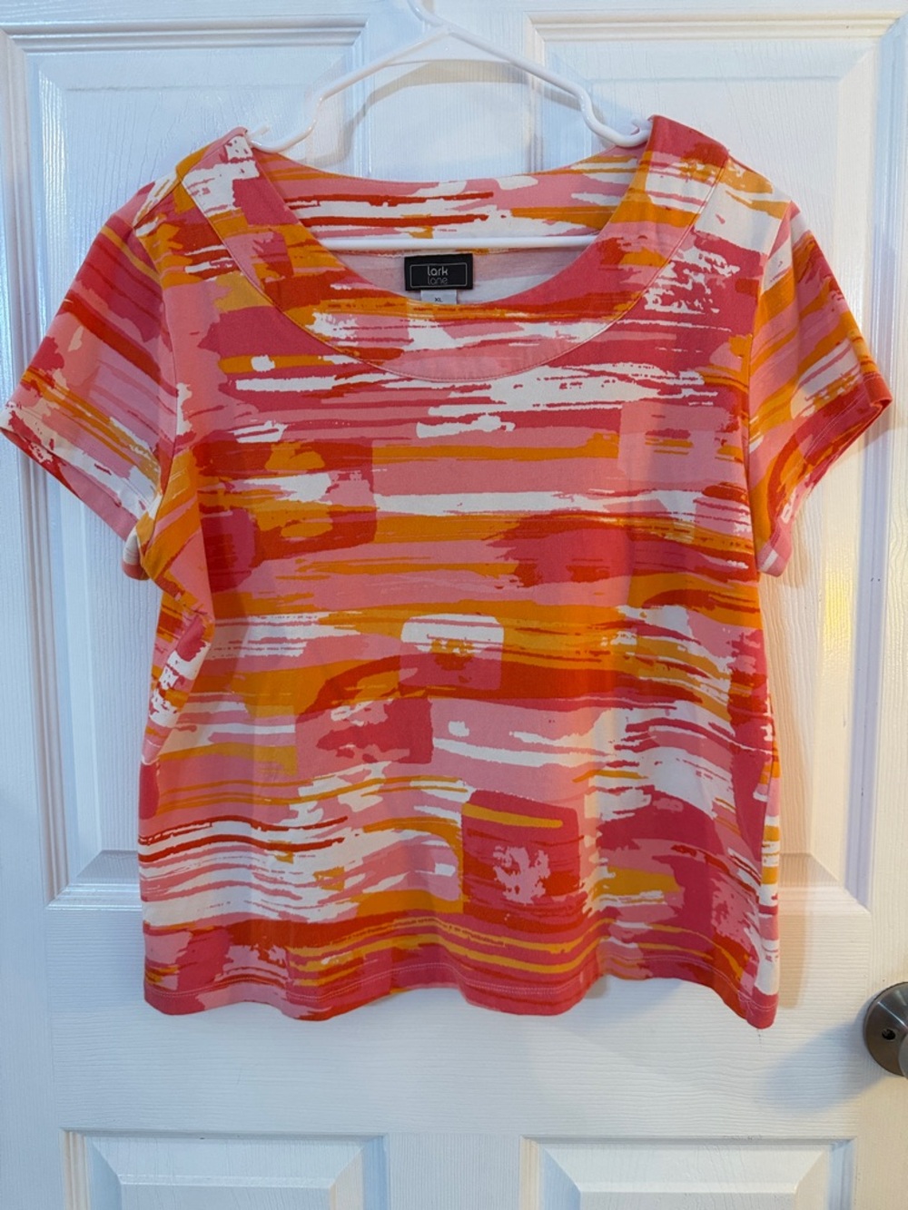 Lark Lane Women’s Abstract Brush Stroke Tee Scoop Neck Size XL